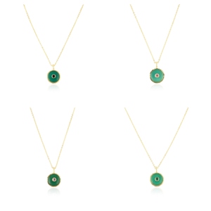 Collar al por mayor de ónix verde delicado con pequeño colgante redondo con detalles de circonita cúbica y textura, cadena chapada en oro. - Product Image 1