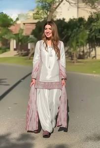 Conjunto de Traje Salwar Farshi para Mujer TENNECY, Seda Natural, Bordado Intenso con Lentejuelas, Reversible, Secado Rápido, para Bodas y Diwali - Product Image 3