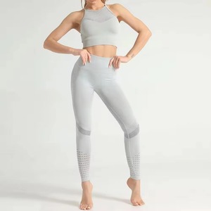 Conjunto de Yoga para Mujer de Alta Calidad, Transpirable, Ligero, Tallas Grandes, Sin Costuras, Diseño Moderno, en Oferta - Product Image 2