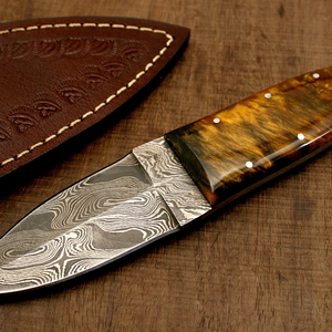 Cuchillo de hoja fija de acero inoxidable con patrón Damasco, mango de madera natural, mecanismo de botón, acero decorativo en capas (OEM disponible) - Product Image 6