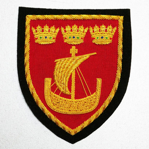 Insignia de Escudo Bordada Personalizada, Diseño de Barco Rojo y Dorado, Aplique de Tela Cosido, Decoración de Prendas de Estilo Clásico - Product Image 6