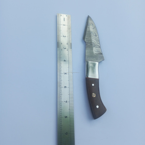 มีดทำมือจากเหล็กดามัสกัสสำหรับล่าสัตว์ ใช้ได้ทุกวัน ใบมีดแบบ Fixed Blade ปลายแหลม ขนาด 8 นิ้ว ด้ามไม้ พร้อมปลอกหนัง - Product Image 3