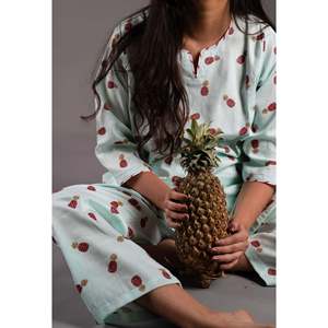 Conjunto de Pijama para Mujer con Estampado de Piña, Ropa de Dormir Cómoda con Diseño Divertido - Product Image 2