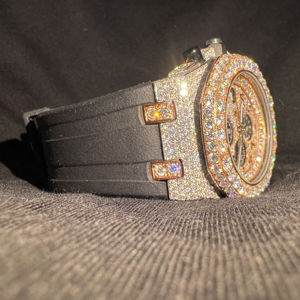 Montre en acier inoxydable avec moissanite, cadran serti de pierres, bracelet en caoutchouc noir, montres hip-hop VVS, montres à quartz, bijoux pour hommes, USA, Royaume-Uni, achat en gros - Product Image 1