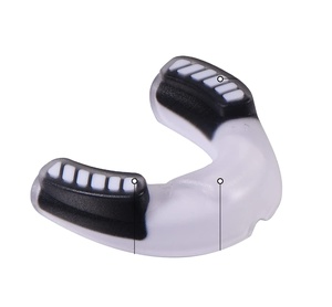 Protège-dents sportif pour adultes et juniors avec étui pour la boxe, le basketball, le football, le MMA, le hockey et autres sports - Product Image 5