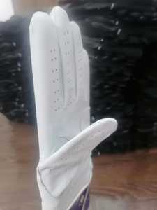 ถุงมือกอล์ฟหนัง PU สีขาว แบบมีรูระบายอากาศ ใช้ได้ทั้งชายและหญิง บรรจุในถุงพลาสติก สำหรับเล่นกีฬา - Product Image 3