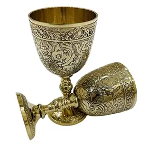 Mão gravada e gravada cálice de latão conjunto com pétala-Metal-latão artesanal-Igreja suprimentos atacado-preço alta qualidade