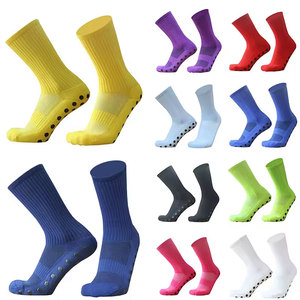 Chaussettes de yoga thermiques antidérapantes pour hommes, femmes, unisexes, longueur mi-mollet, antidérapantes, couleur unie, camel, vêtements de sport d'hiver - Product Image 1