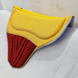 ALFOMBRA DE SILLÍN DE MALLA DE DISEÑO DE COCODRILO CON PARCHE DE CUERO DE ANTE RENDIMIENTO LLENADO DE ESPUMA DUAL FORRO POLAR LOGO OEM - Product Image 1