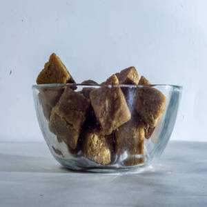 Jaggery Puro Indio Granulado de Nueva Temporada, 100% Puro, para Preparación de Té Tradicional, Recetas de Postres, Tiendas de Dulces, Uso Comercial - Product Image 5