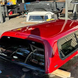 Cubierta Trasera de Acero Inoxidable para Camioneta, Impermeable, de Alta Calidad, para 4 Personas, Moderna, con Suspensión de Doble Amortiguación y Piso de Vinilo - Product Image 1