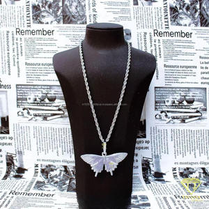 Collar de Plata de Ley 925 con Colgante de Mariposa Iced Out de Moissanita y Diamantes, con Detalles Púrpura, Estilo Hip Hop - Product Image 4