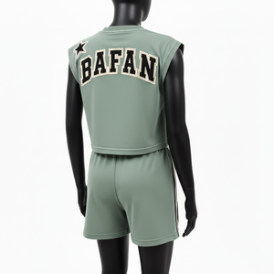 Conjunto de Camiseta Deportiva sin Mangas y Pantalones Cortos para Mujer, 100% Algodón, Mezcla de Algodón Premium, Color Verde Salvia, Logotipo en Parche - Product Image 5