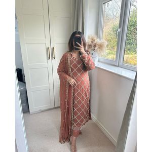 Women's Beautiful <b>Top</b> and Bottom Set with Fancy Dupatta for Parties - Product Image 3