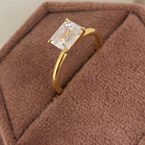 Bague Solitaire Quotidienne Émeraude Blanche Éblouissante en Or Massif, Bijou Unique pour Elle - Product Image 3