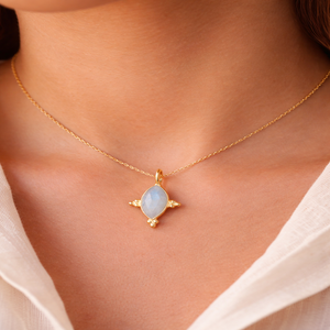 Pendentif en or plaqué avec pierre précieuse aquamarine marquise |   Bijoux en laiton doré |   Composants de bijoux faits à la main en gros - Product Image 3