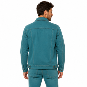 Veste en jean élégante pour homme, offrant une construction durable, une mobilité confortable et un style polyvalent pour les looks décontractés et urbains. - Product Image 3