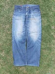Jeans de mezclilla personalizados al por mayor de fábrica, 100% algodón, azules, de corte ajustado para hombre, lavados, estilo vintage, pantalones de mezclilla suavizados de China - Product Image 2