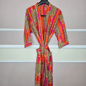 Kimono de Seda con Estampado de Tigre Personalizado de Alta Calidad para Mujer, Largo, con Elegante Decoración de Encaje, Ropa de Dormir para Mujer, Venta al Por Mayor - Product Image 1