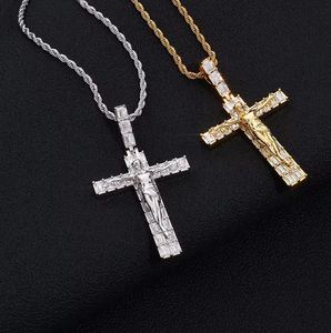 Collar con Colgante de Cruz de Jesús con Circonitas Cúbicas en Corte Baguette, Joyería Religiosa Hip Hop para Hombre - Product Image 1