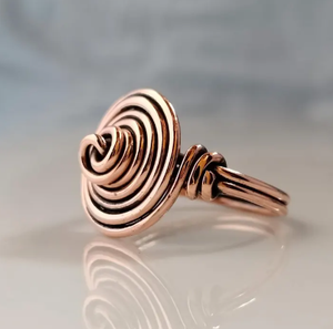 Bague en cuivre pur massif, texture martelée vintage, surface en spirale tourbillonnante, bord plat - Product Image 6