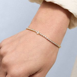 Bracelet tennis en diamants de laboratoire ronds avec cœur serti en or jaune 14 carats - Product Image 6