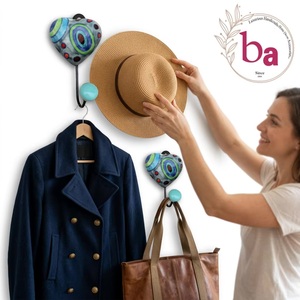 Gancho de pared de cerámica hecho a mano con forma de corazón y bola turquesa, diseño novedoso, gancho individual para colgar llaveros. - Product Image 4
