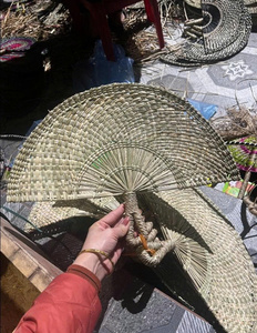 Éventail mural en jonc de mer tressé à bords naturels, vente en gros, fournisseur Vietnamien - Product Image 3