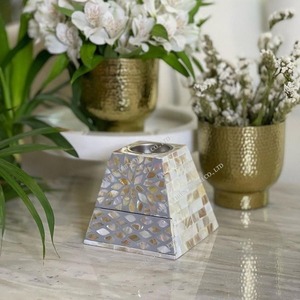 Brûle-encens Mabkhara décoratif fait main avec incrustations d'os et de nacre - Product Image 2