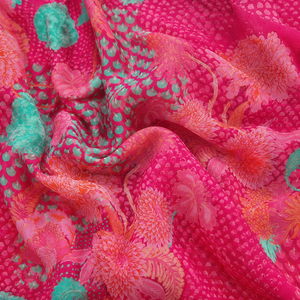 Kaftan en Georgette de Soie Botanica, couleur Magenta Électrique Néon Vibrant, motif Chrysanthème Magenta - Product Image 1