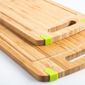 Ensemble de 3 planches à découper en bambou naturel, avec rainures pour les jus, en provenance du Vietnam. - Product Image 5