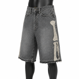 Pantalones Cortos de Mezclilla para Hombre Personalizados, Grises Lavados con Parche de Esqueleto, Estilo Baggy Streetwear, OEM ODM, Venta al por Mayor, Moda - Product Image 3