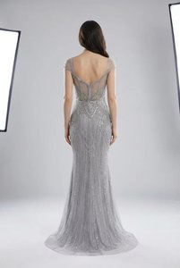 Vestido de Noche de Lujo Plateado Estilo Sirena con Cuentas Pesadas, Lentejuelas y Cristales, Vestido de Fiesta de Boda con Manga Casquillo y Espalda Abierta, Vestidos Formales de Gala - Product Image 4