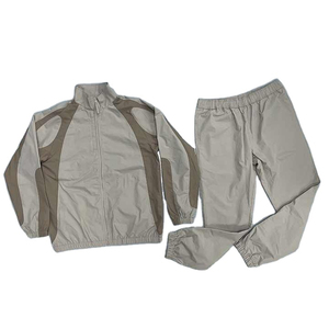 Ensemble de survêtement coupe-vent pour homme, conçu pour la course à pied, avec veste zippée et pantalon, en matière légère, vente en gros - Product Image 1