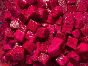 Fruta del Dragón Roja Congelada IQF Premium |   Fabricante Vietnamita de Frutas Tropicales Congeladas al por Mayor - Product Image 2