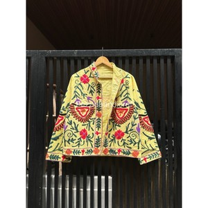 เสื้อแจ็คเก็ตผ้าฝ้ายปักลายดอกไม้สีเหลือง คอจีน แขนยาว ทำมือ สไตล์โบโฮชิค เสื้อคลุมสั้นสำหรับผู้หญิง ใส่ได้ในฤดูใบไม้ผลิ - Product Image 3