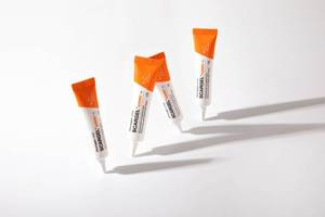 Dermagen Scargel Gel revitalisant pour la peau à la vitamine E et à l'acide hyaluronique pour tous types de peau, utilisation de jour pour hommes et adultes, fabriqué en Corée - Product Image 2