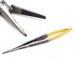 Ensemble de 5 instruments de microchirurgie manuels en acier inoxydable de haute qualité : Ciseaux à ressort Noyes, Pinces Castroviejo, TC Iris - Product Image 6