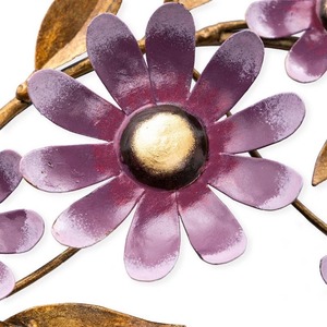 Magnifique couronne de fleurs en métal violet, ornée de feuilles vertes et de centres décoratifs, sculpture murale élégante faite à la main pour l'intérieur et l'extérieur - Product Image 5