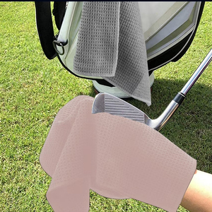 Serviettes de golf en microfibre gaufrée personnalisées avec logo brodé, robustes, en gros, nouveau design 2026 - Product Image 2