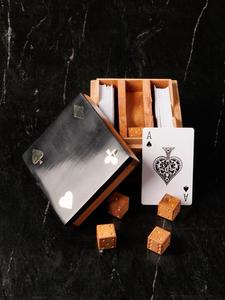 Estuche para cartas de juego hecho a mano, caja de póker de resina con tapa de laca negra y símbolos de trajes de cartas dorados, caja de almacenamiento cuadrada minimalista - Product Image 2