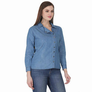Chemise en jean pour femme toutes saisons, coupe ajustée et design classique pour un style décontracté chic. Chemise en jean pour femme, jean décontracté. - Product Image 3