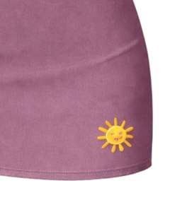 Ensemble jupe deux pièces mauve personnalisé pour femme : débardeur court avec patch graphique et mini-jupe taille haute extensible – Tenue décontractée d'été - Product Image 6