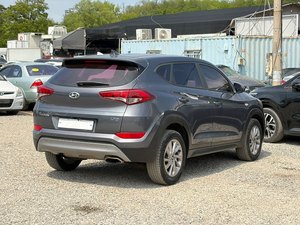Tucson 2018, SUV Diésel 1.7L, 2WD, Automático, Usado, Llantas de Aleación R17, 5 Asientos con Calefacción - Product Image 2