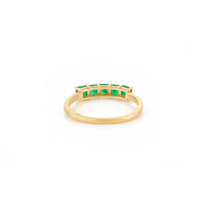 Anillo de Media Eternidad con Gema de Esmeralda de Corte Cuadrado, Diseño Clásico Minimalista, Apilable, Oro Amarillo Sólido K14, Fabricante de Joyería - Product Image 6