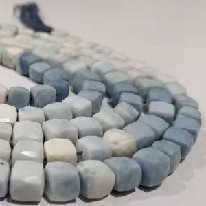 Opale bleue naturelle, forme carrée cubique, 7-8 mm, facettée, boîte 3D, brin de 14 pouces - Product Image 4