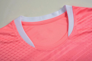 ชุดเสื้อฟุตบอลชายปี 2026 สีชมพูคอรัล แขนสั้น ระบายอากาศได้ดี แห้งเร็ว ผลิตจากโพลีเอสเตอร์ ทรงสปอร์ต เหมาะสำหรับทุกฤดูกาล - Product Image 6