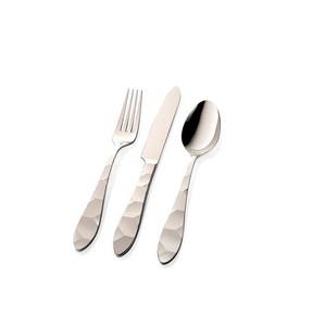 Juego de cubiertos minimalista de acero inoxidable de alta calidad, cuchara, tenedor y cuchillo plateados, 3 piezas, juego de cubiertos único, diseño sólido y duradero - Product Image 4