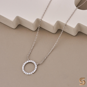 Collar con Colgante Circular de Diamante Moissanite |   Colgante de Círculo Abierto con Halo de Oro Blanco de 18K |   Collar de Moissanita Redonda, Regalo para Ella - Product Image 2