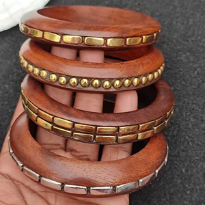 SUPAR RETRO Pulsera de Madera con Pentagrama Hecha a Mano, Impermeable, Color Natural, Diseño de Remaches Anchos Exagerados, Gótico Punk Unisex - Product Image 4